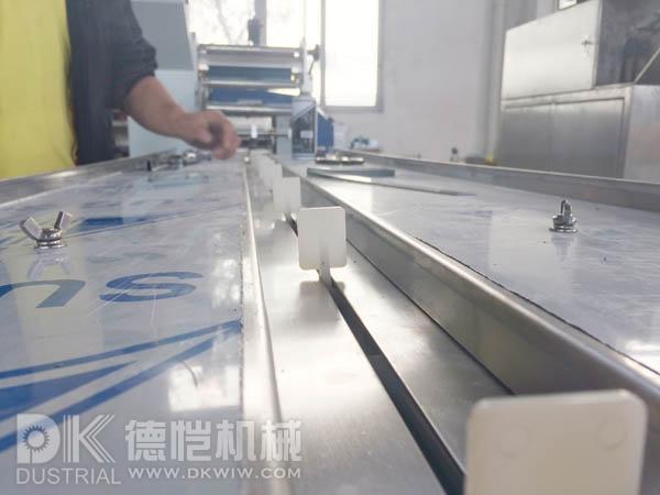 德愷包裝機械 枕式包裝設(shè)備 封切設(shè)備 管材包裝設(shè)備 廣東德愷機械有限公司 佛山德愷機械有限公司 德愷機械包裝機 佛山德愷包裝機 廣東德愷包裝機 佛山德愷包裝機 枕式包裝機廠家 自動整理包裝機 封切收縮機 立式包裝機 稱重充填設(shè)備 提升輸送設(shè)備 封切收縮機 高速邊封包裝機 高速邊封收縮包裝機 全自動直進料袖口式包裝機 高速恒溫?zé)崾湛s包裝機 全自動封切包裝機 回轉(zhuǎn)式枕式包裝機 回轉(zhuǎn)伺服式枕式包裝機 下走紙枕式包裝機 往復(fù)式枕式包裝機 不銹鋼理料線食品包裝機廠家 餅干包裝機 伺服包裝機